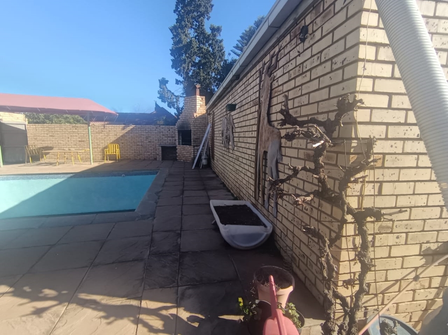 4 Bedroom Property for Sale in Hadison Park Northern Cape